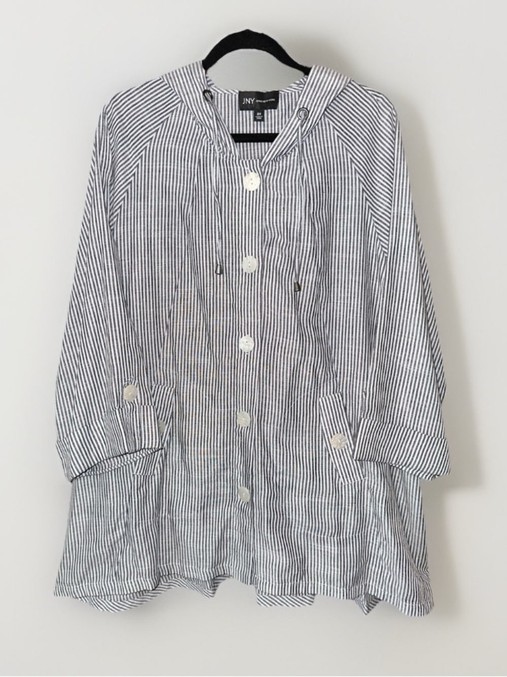 Jones New York Black & White Striped Button-Front Top